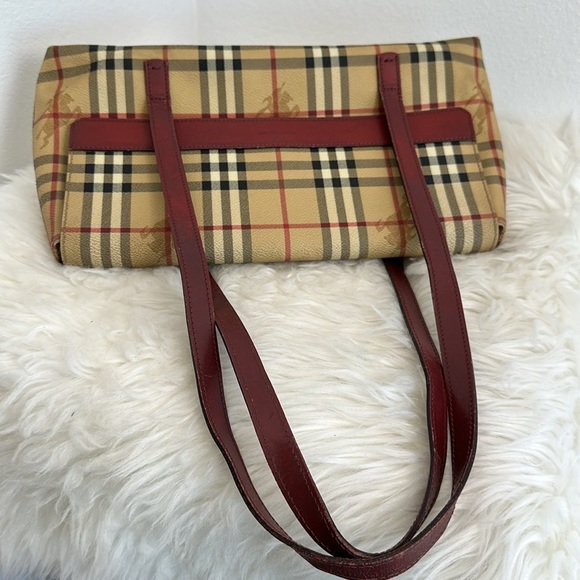 💯 Authentic BURBERRY Haymarket Check Shoulder Flap Bag🍀 - Picture 15 of 17